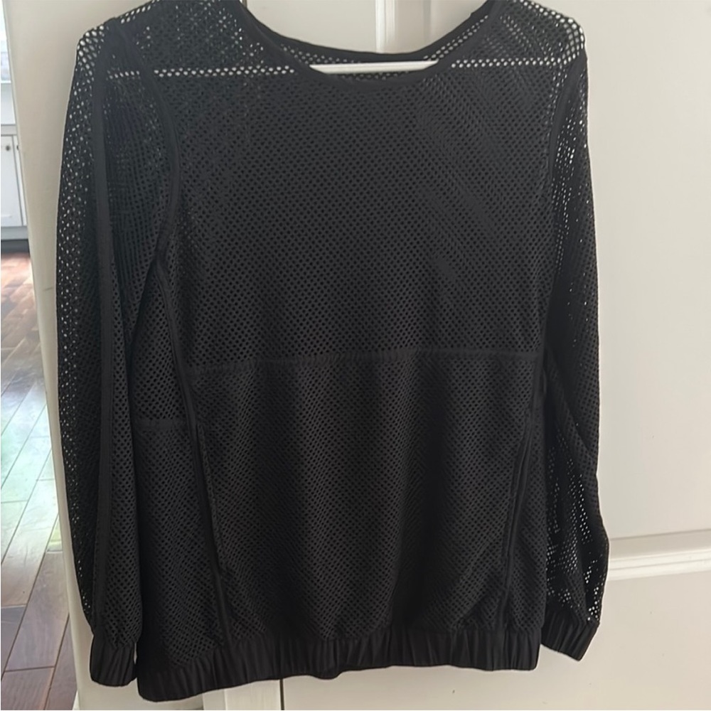 Size 4 Lululemon long sleeve !